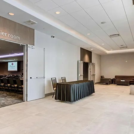 Best Western Premier Calgary Plaza Hotel & Conference Centre-2